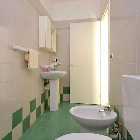 アパート Equipped For A Relaxing In Lignano リニャーノ・サッビアドーロ